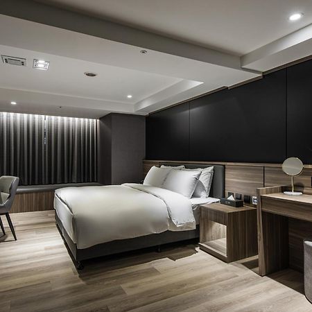 Autumn Willow Hotel Taichung Exterior photo