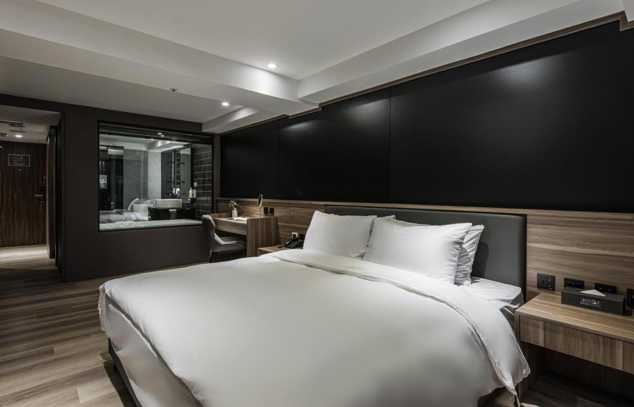 Autumn Willow Hotel Taichung Exterior photo