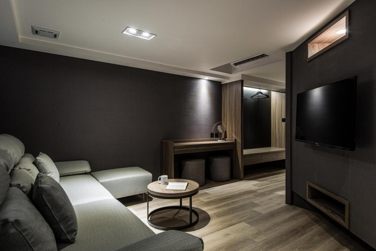 Autumn Willow Hotel Taichung Exterior photo