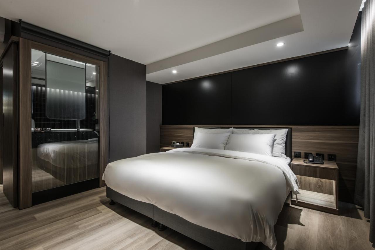 Autumn Willow Hotel Taichung Exterior photo