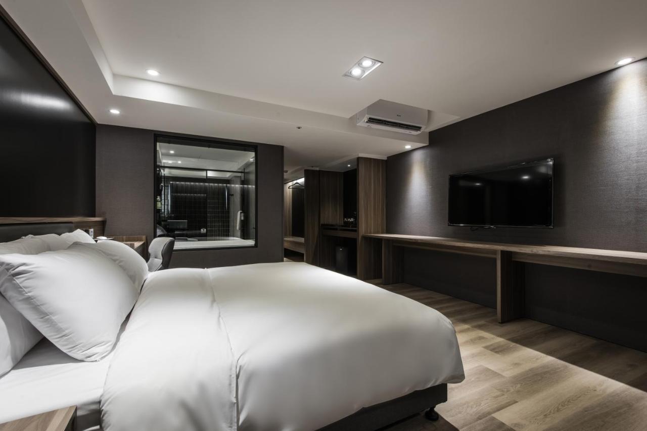 Autumn Willow Hotel Taichung Exterior photo