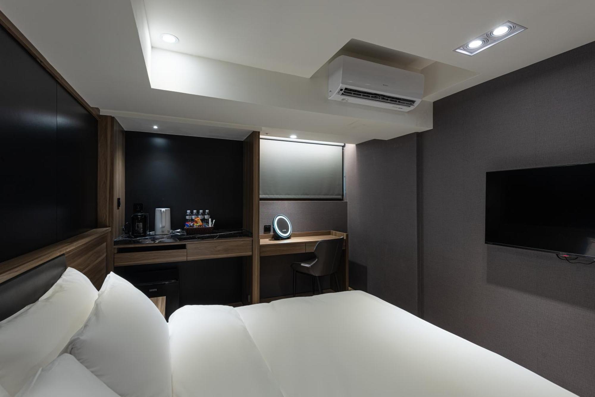 Autumn Willow Hotel Taichung Exterior photo