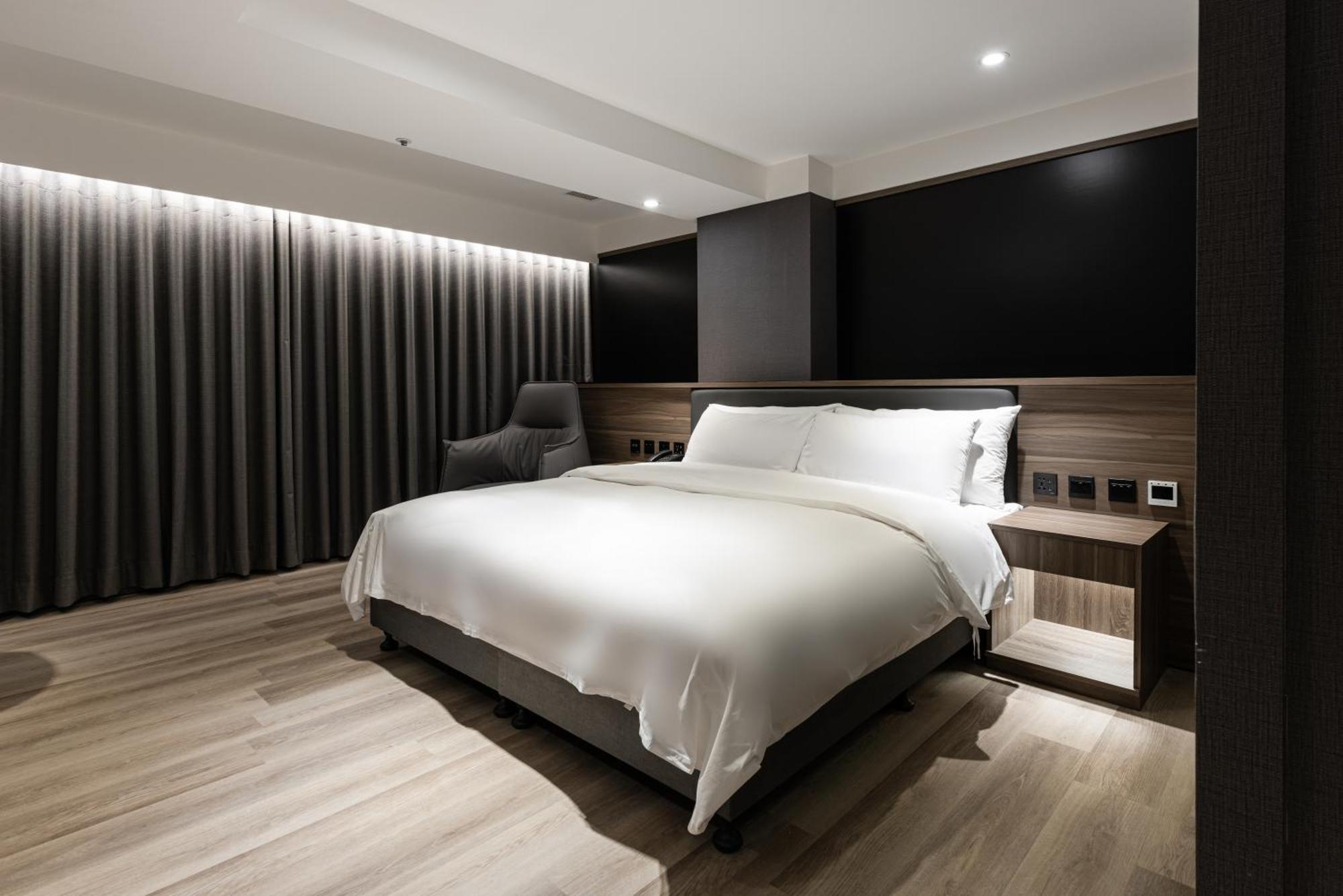 Autumn Willow Hotel Taichung Exterior photo