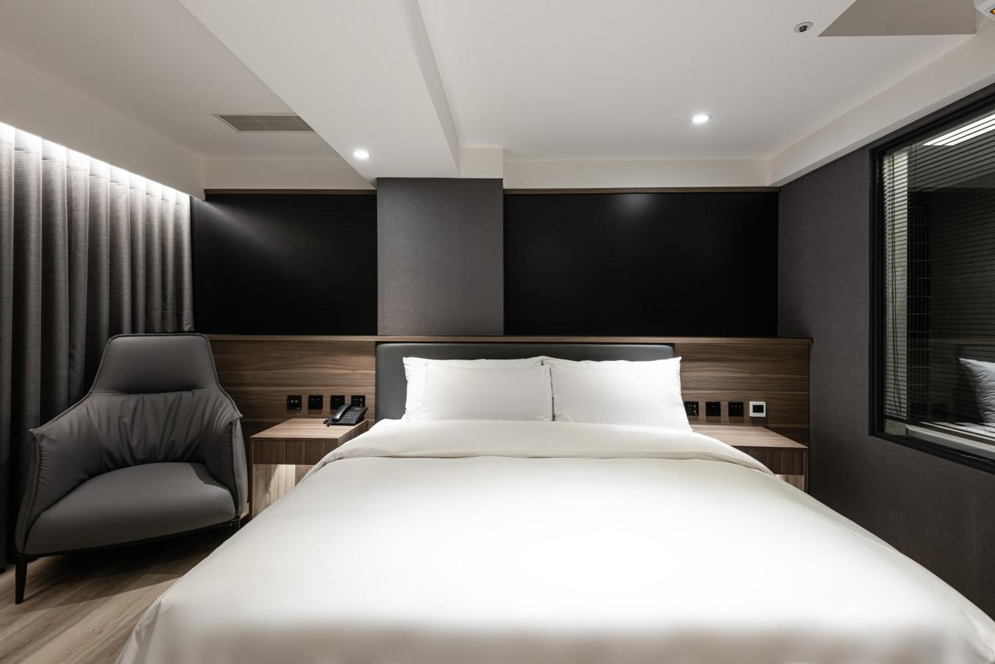 Autumn Willow Hotel Taichung Exterior photo